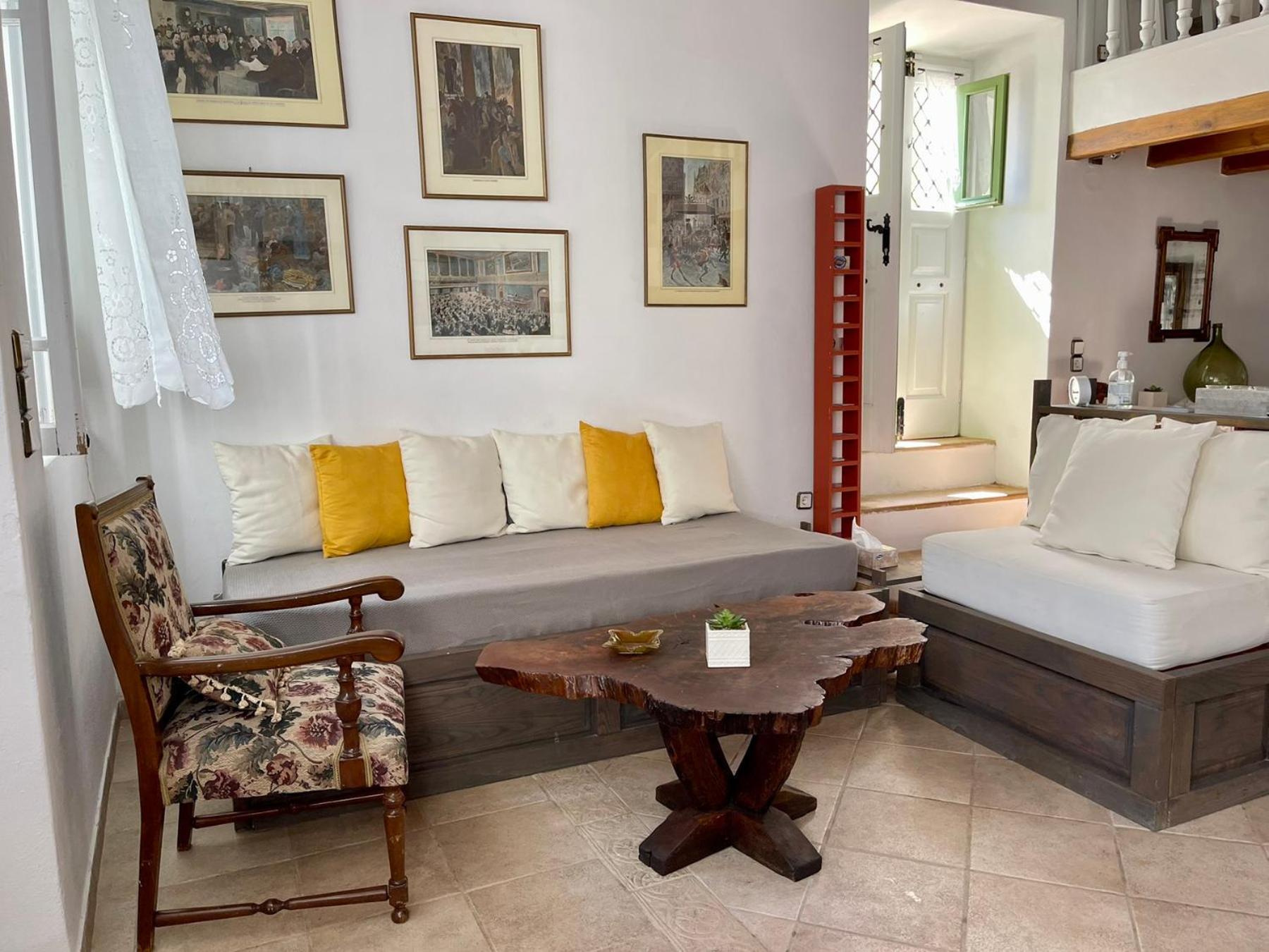 Matsas Mansions * Folegandros Town